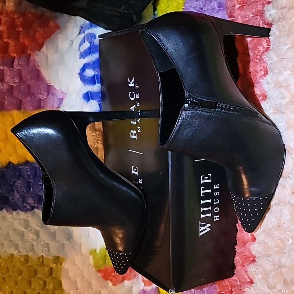 WHBM 'Klaudia' Studded Toe Black Leather Bootie 9M Like New In Box w/Dust Covers - Picture 4 of 11